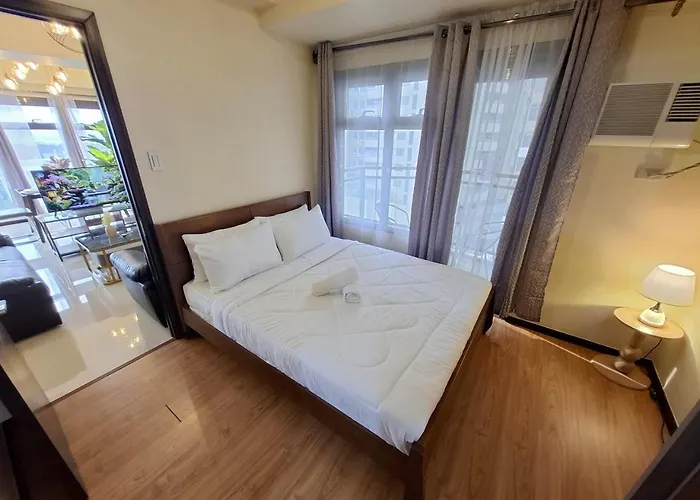 Exclusive 1br Balcony -60sqm -pet -freeparking -moa,picc,ccp,wtc,airport * Manila