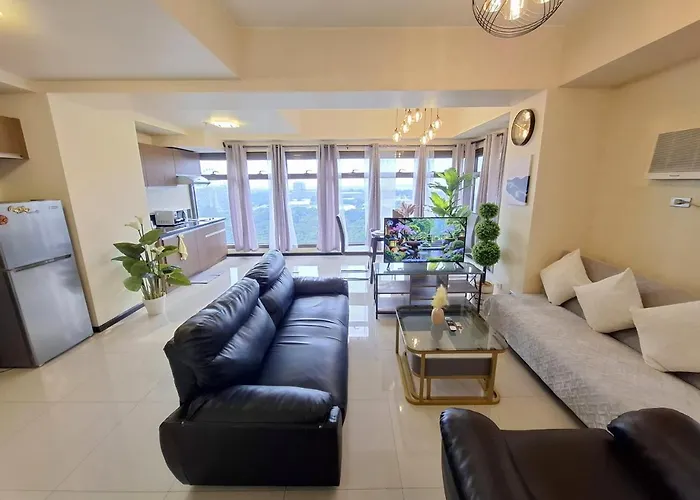 Exclusive 1br Balcony -60sqm -pet -freeparking -moa,picc,ccp,wtc,airport *