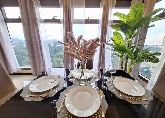 Exclusive 1br Balcony -60sqm -pet -freeparking -moa,picc,ccp,wtc,airport