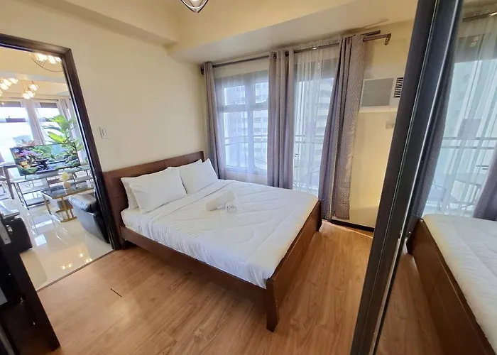 Exclusive 1br Balcony -60sqm -pet -freeparking -moa,picc,ccp,wtc,airport Apartment *