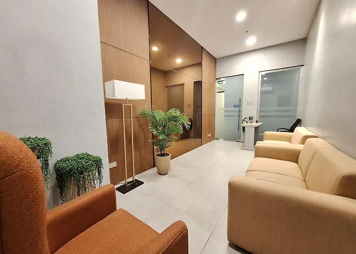 Exclusive 1br Balcony -60sqm -pet -freeparking -moa,picc,ccp,wtc,airport