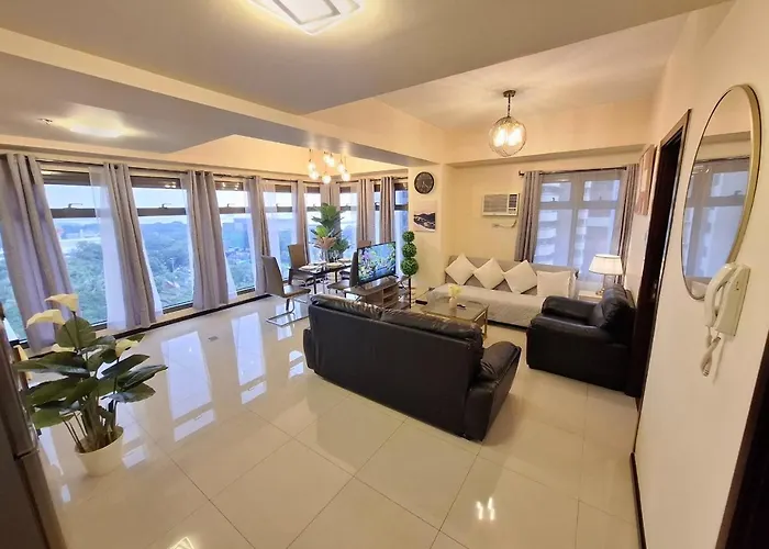Exclusive 1br Balcony -60sqm -pet -freeparking -moa,picc,ccp,wtc,airport Apartment Manila