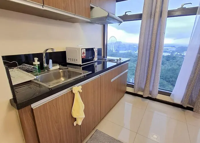 Exclusive 1br Balcony -60sqm -pet -freeparking -moa,picc,ccp,wtc,airport Apartment