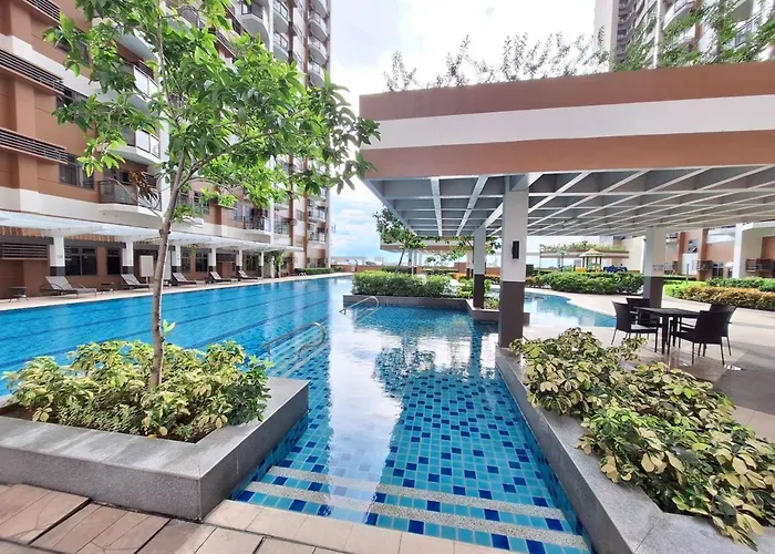 Exclusive 1br Balcony -60sqm -pet -freeparking -moa,picc,ccp,wtc,airport