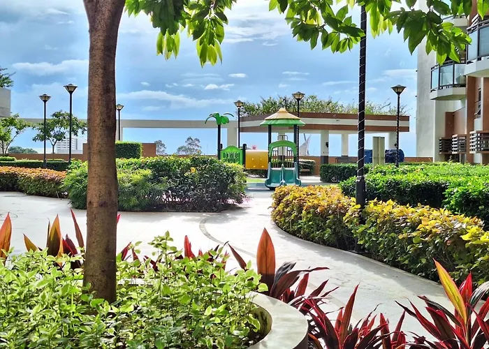 Exclusive 1br Balcony -60sqm -pet -freeparking -moa,picc,ccp,wtc,airport
