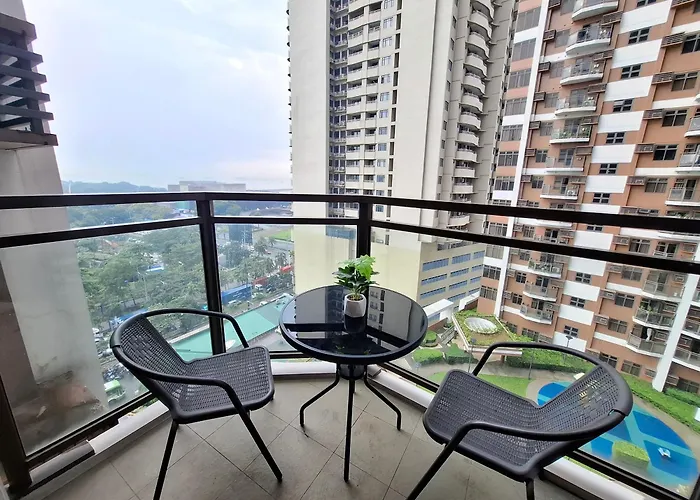 Exclusive 1br Balcony -60sqm -pet -freeparking -moa,picc,ccp,wtc,airport Manila