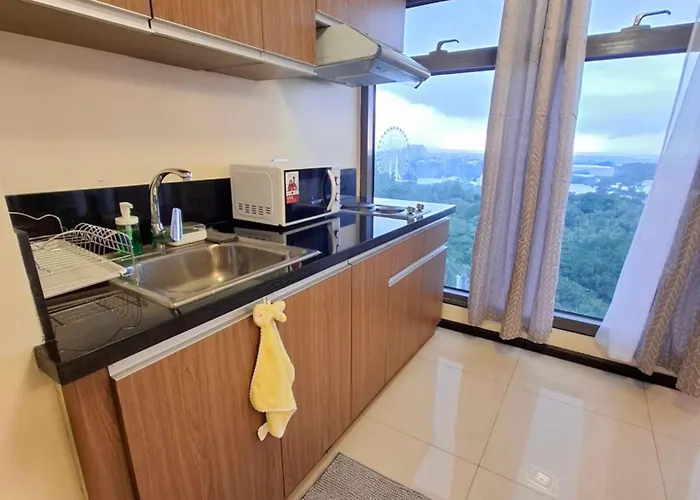 Exclusive 1br Balcony -60sqm -pet -freeparking -moa,picc,ccp,wtc,airport Apartment *